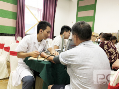 济南中医白癜风医院义诊进社区 把脉问诊送健康